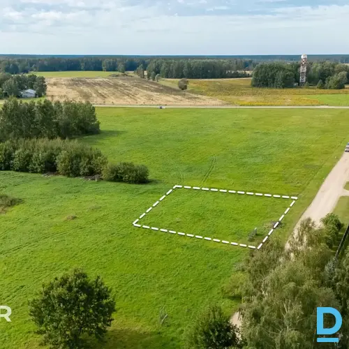 Pārdošanā taisnas formas 1202 m² zemes gabals privātai apbūvei Mārupē.Zeme atrod