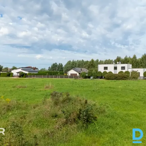 Pārdošanā investīciju objekts - 1.26 ha zemes gabals privātmāju ciemata izvedei 