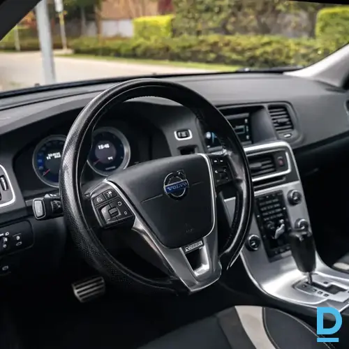 Pārdod Volvo V60 2.4d, R-Design, 4x4, 2011 Pārdod Volvo V60 2.4d, R-Design, 4x4, 2011