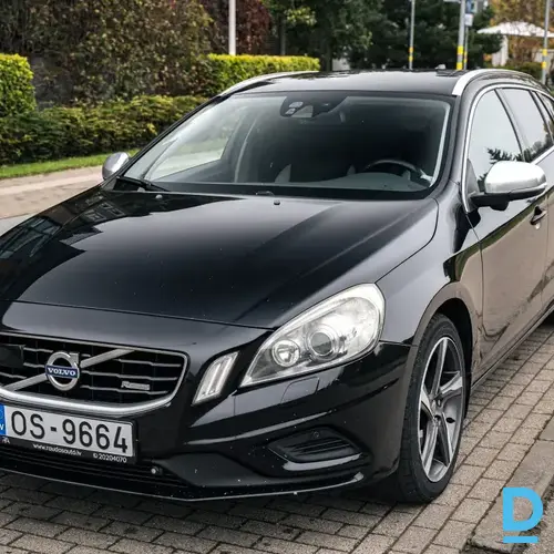 Pārdod Volvo V60 2.4d, R-Design, 4x4, 2011 Pārdod Volvo V60 2.4d, R-Design, 4x4, 2011