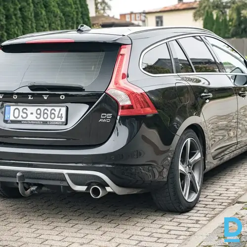 Pārdod Volvo V60 2.4d, R-Design, 4x4, 2011 Pārdod Volvo V60 2.4d, R-Design, 4x4, 2011
