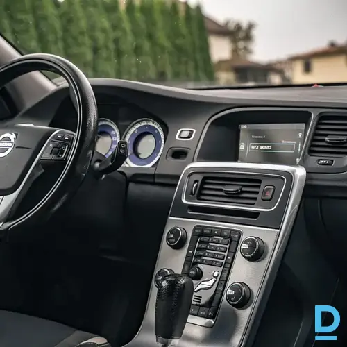 Pārdod Volvo V60 2.4d, R-Design, 4x4, 2011 Pārdod Volvo V60 2.4d, R-Design, 4x4, 2011