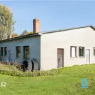 Pārdošanā 452.1 m² vienstāvu ēka ar 1731 m² zemi Vijciema pagasta centrā.Māja ce
