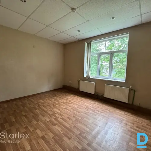 Komercobjekts Jelgavā, Stacijās ielā 1B