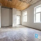 Dzīvokļi renovētā ēkā Rīgas centrā.