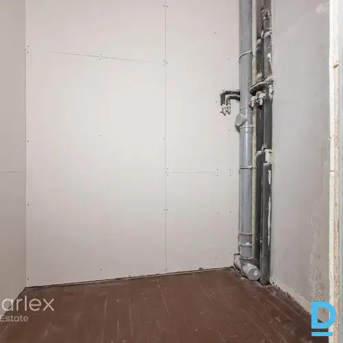 Dzīvokļi renovētā ēkā Rīgas centrā.