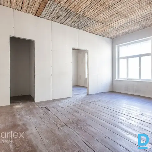 Dzīvokļi renovētā ēkā Rīgas centrā.