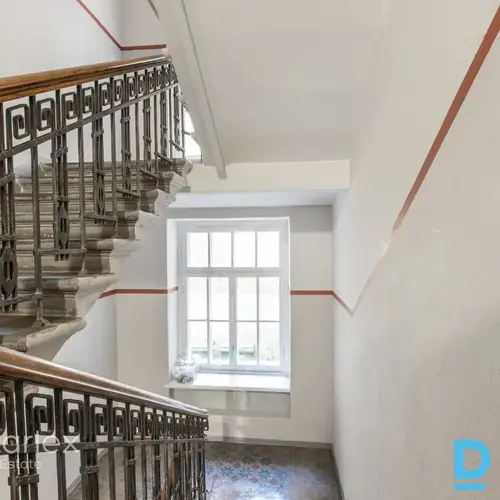 Dzīvokļi renovētā ēkā Rīgas centrā.