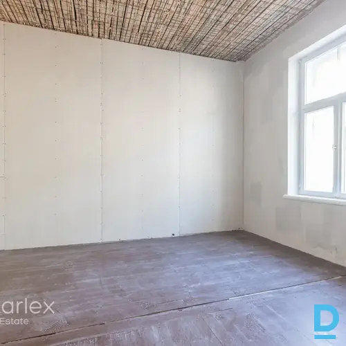 Dzīvokļi renovētā ēkā Rīgas centrā.