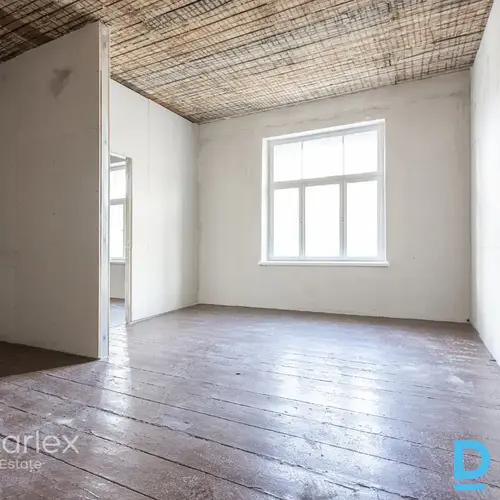 Dzīvokļi renovētā ēkā Rīgas centrā.