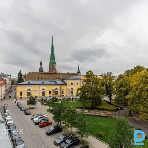 Izīrē studijas dzīvokli Vecrīgā ar skatu uz parku – Jēkaba ielā Izīrē studijas dzīvokli Vecrīgā ar skatu uz parku – Jēkaba ielā