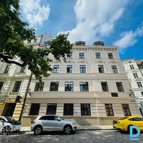 Birojs Vecrīgā pie Doma laukuma
