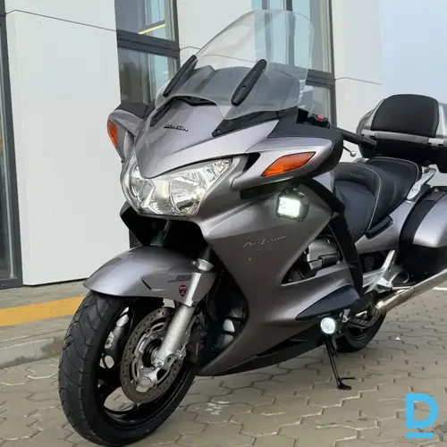 Pārdod Honda St1300 Pan European motociklu, 1300 cm³, 2004