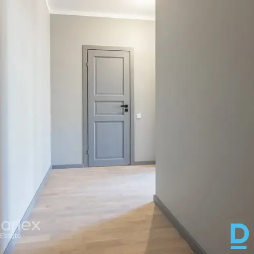 Gaišs dzīvoklis renovētā ēkā pie Ziedoņdārza (5. stāvs, lifts, pilna apdare) dzīvoklis Rīgas centrā