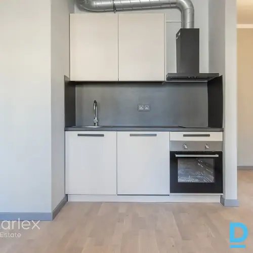 2 istabu dzīvoklis Rīgas centrā pie Ziedoņdārza (renovēta ēka, pilna apdare, lifts)