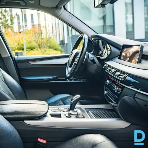 Pārdod BMW X5 3.0d, 2015