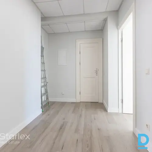 Gaišs birojs ar lielisku skatu Vecrīgā pretī Kempinski viesnīcai Gaišs birojs ar lielisku skatu Vecrīgā pretī Kempinski viesnīcai