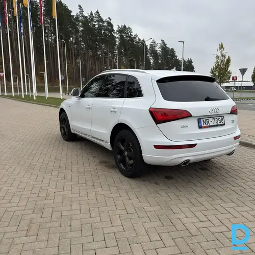 Pārdod Audi Q5, 2013