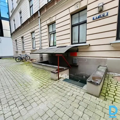 Komerctelpas puspagrabā Rīgas centrā pie Jaunā Rīgas Teātra Komerctelpas puspagrabā Rīgas centrā pie Jaunā Rīgas Teātra
