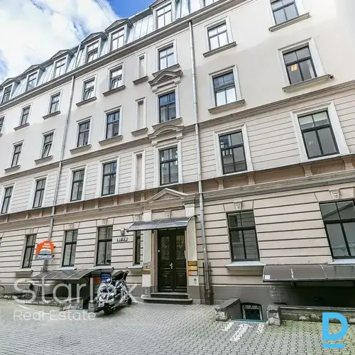 Komerctelpas puspagrabā Rīgas centrā pie Jaunā Rīgas Teātra Komerctelpas puspagrabā Rīgas centrā pie Jaunā Rīgas Teātra