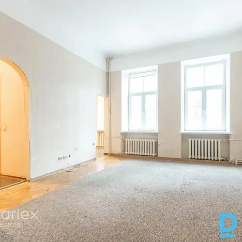 2 istabu dzīvoklis Rīgas centrā, Donberga kvartālā – 67 m² renovētas fasādes ēkas 2