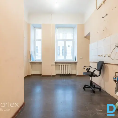 2 istabu dzīvoklis Rīgas centrā, Donberga kvartālā – 67 m² renovētas fasādes ēkas 2