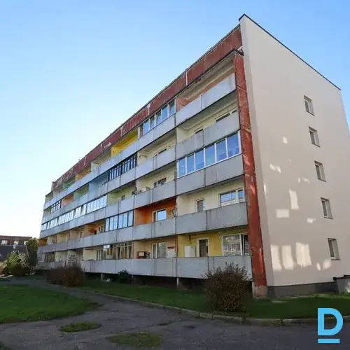 Pārdod dzīvokli Vānes iela 9