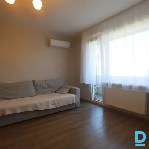 Pārdod dzīvokli Vānes iela 9