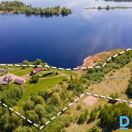 265.9 m² māja, 180 m² viesu māja, 173.8 m² pirts-guļbūve, 84.4 m² palīgēka, 3.77 ha zeme, Daugavmalas, Saulkalne, Salaspils pagasts, Salaspils novads, Latvija.  