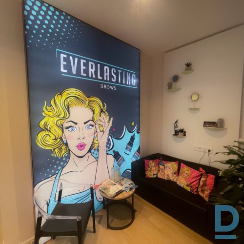 Izīrē kabinetu salonā