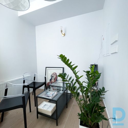 Izīrē kabinetu salonā