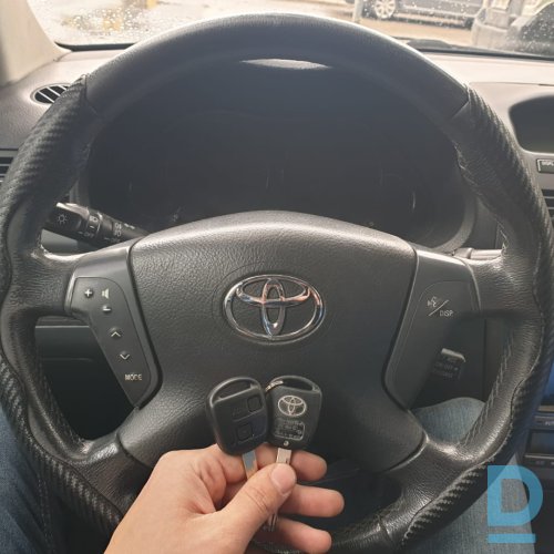 Pārdod Toyota Aizdedzes slēdzenes