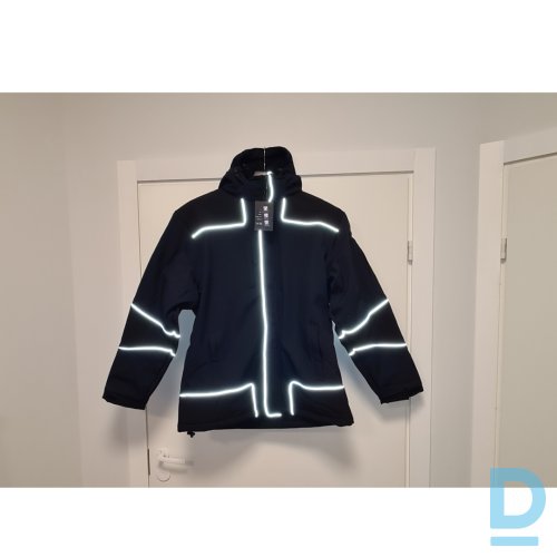 Pārdod JACKAL PRO Vīriešu jaka Pārdod JACKAL PRO Vīriešu jaka