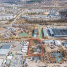 Pārdod komercīpašumu Rīgas industriālajā zonā – Rumbulā, Šķērstes ielā 6. Īpašuma sastāvā ietilpst: -zemes gabals 3120 m², -autoservisa ēka 286 m², -noliktava/autoservisa ēka 112,2 m², -nojume 15,8 m²