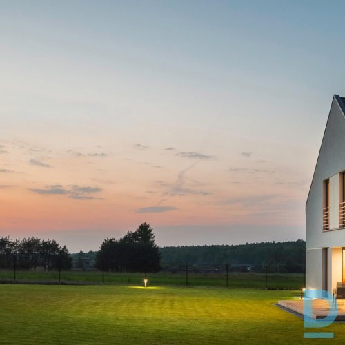 Pārdod Uz zemes Vertikāli Pārdod Uz zemes Vertikāli