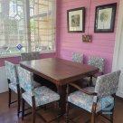 I am selling an oak table + 6 chairs
