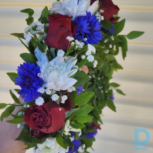 Pārdod Jāņu vainagus Pārdod Jāņu vainagus