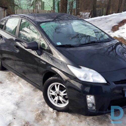 Piedāvām TOYOTA PRIUS noma