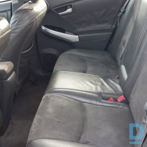Piedāvām TOYOTA PRIUS noma Piedāvām TOYOTA PRIUS noma