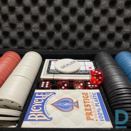 Pārdod POKER PRO  komplektu
