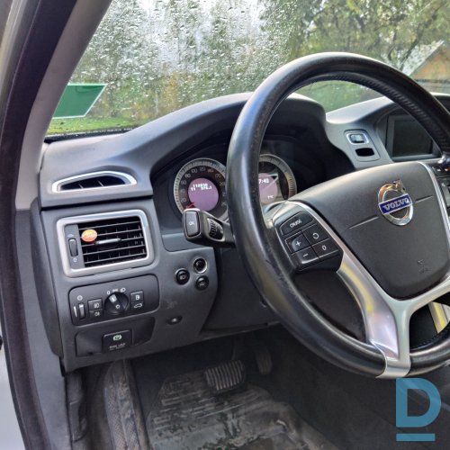 Pārdod Volvo V70 1.6 dīzeli 2012 gada
