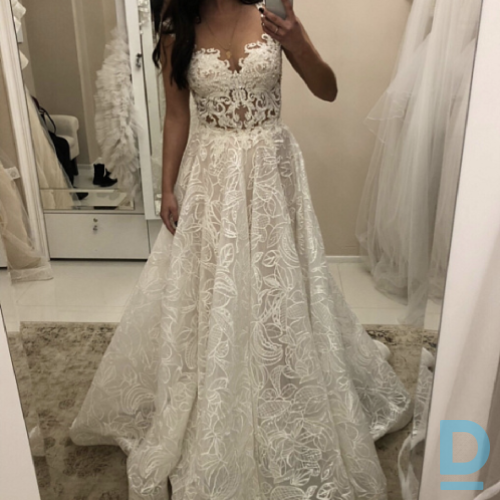 Pārdod Svētku kleitas