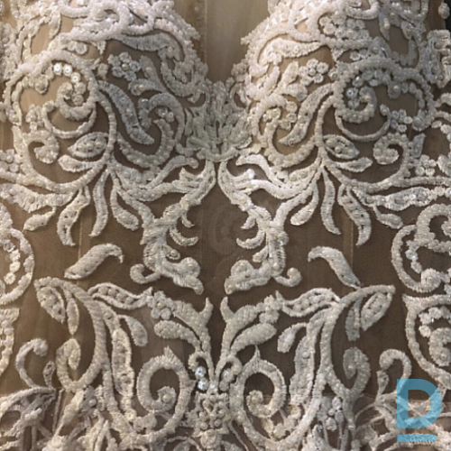 Pārdod Svētku kleitas Pārdod Svētku kleitas