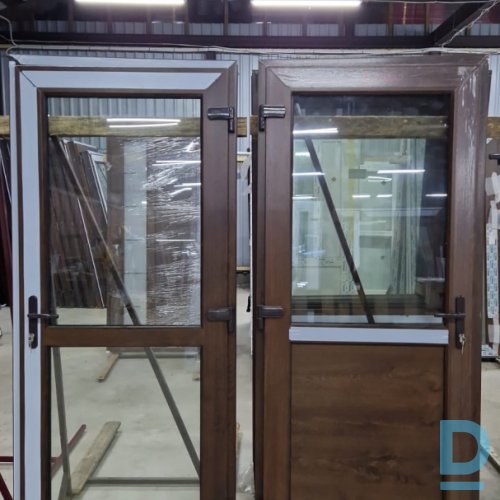 Pārdod PVC durvis Pārdod PVC durvis