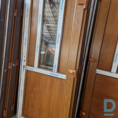 Pārdod PVC durvis Pārdod PVC durvis