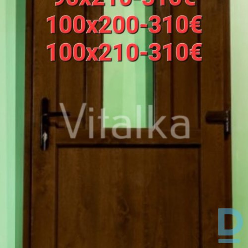 Pārdod PVC durvis