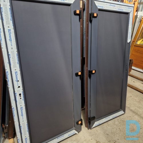 Pārdod PVC durvis Pārdod PVC durvis