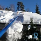 Cleaning snow from roofs