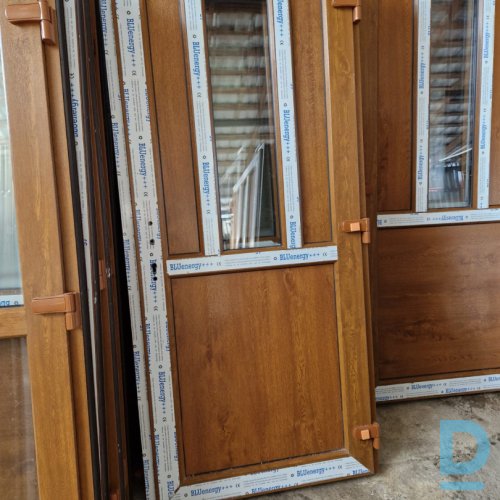 Pārdod PVC durvis Pārdod PVC durvis