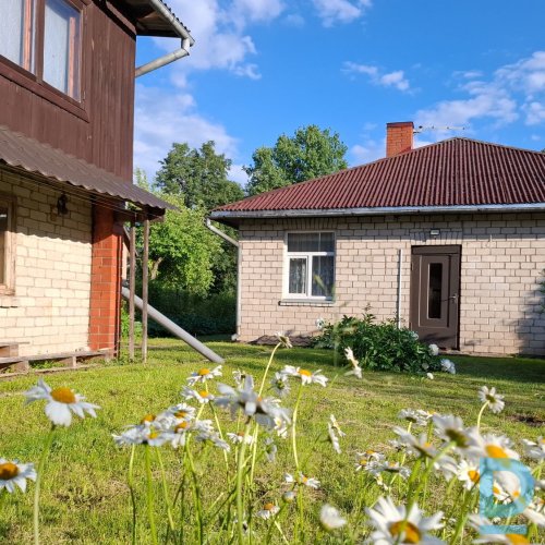 Pārdod māju Valmiera